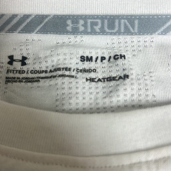 The rock under Armour size small 3 quarter sleeve - Picture 4 of 5